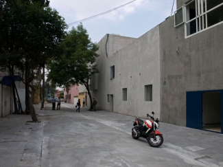 Дом Луиса Баррагана, Мехико,  1948 (имеет статус объекта  Всемирного наследия ЮНЕСКО)