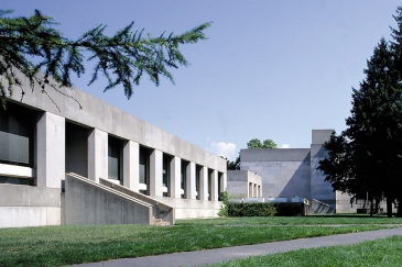 Центр творчества Уэслианского университета (Creative Arts Center, Wesleyan University), штат Коннектикут,  США, 1972 